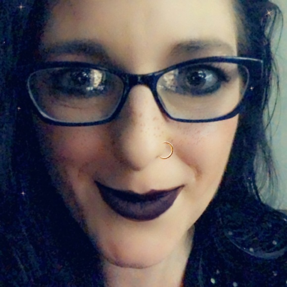 Meet your Posher, Lexi. Owner of KIT Enterprises - Picture 2 of 4